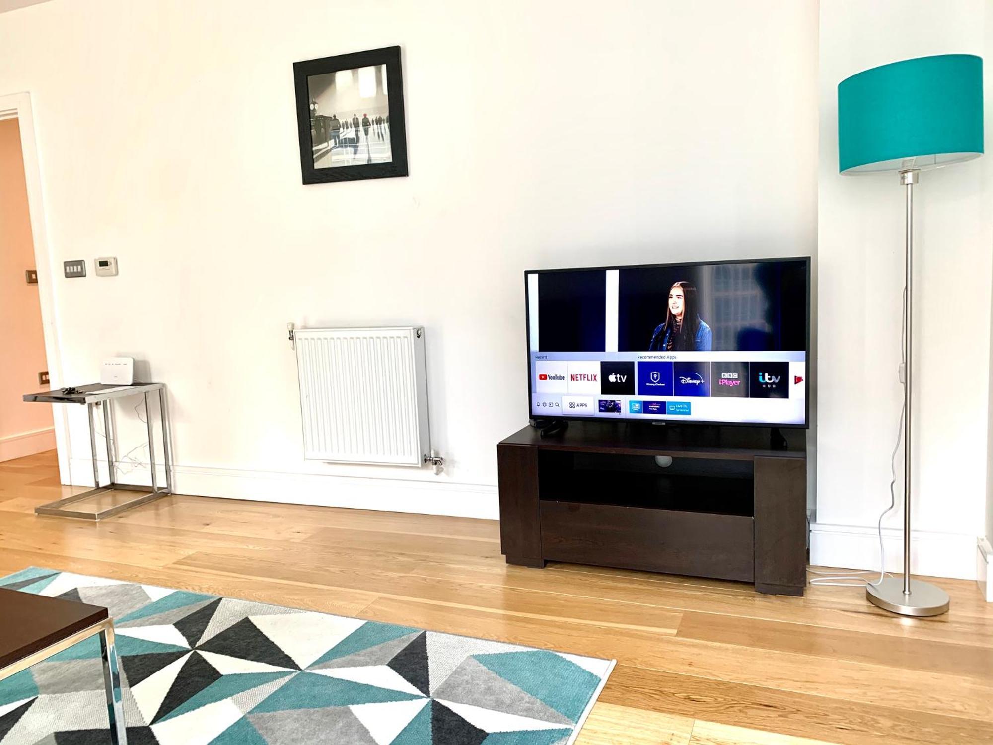 Modern London Excel 2 Bedrooms 2 Bathrooms, Parking, Kitchen, Lounge, Balcony Apartment Exterior photo